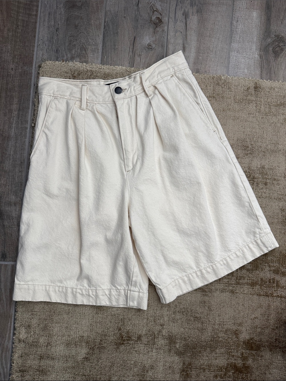 Banana Republic Cream Pleated Denim Shorts